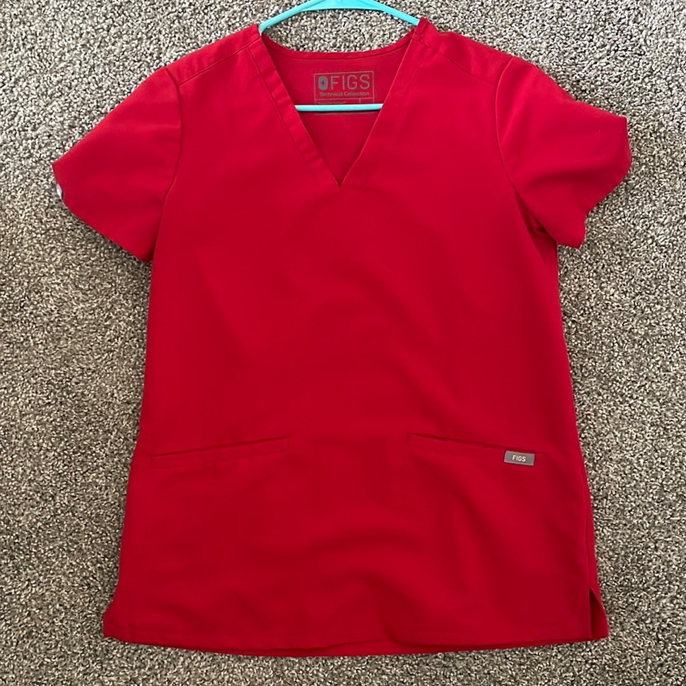 Figs red scrub top